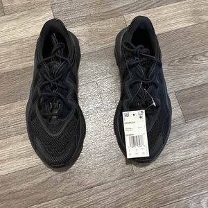 ADIDAS OZWEEGO ‘BLACK CARBON’ ❌ALREADY SOLD ❌